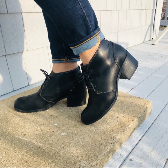 clarks women's maypearl flora ankle bootie